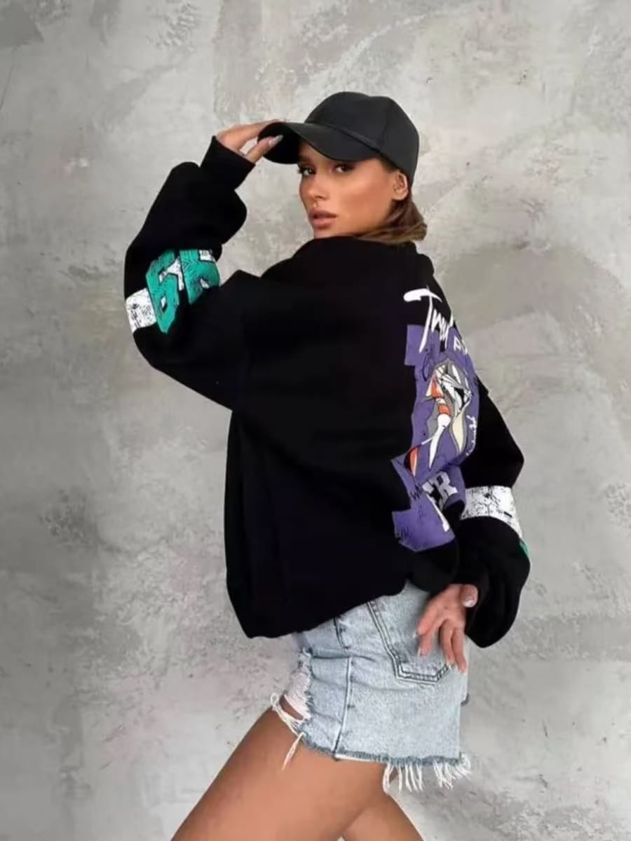 Oversized Graphic Hoodie – Looney Tunes Streetwear Sweatshirt for Women